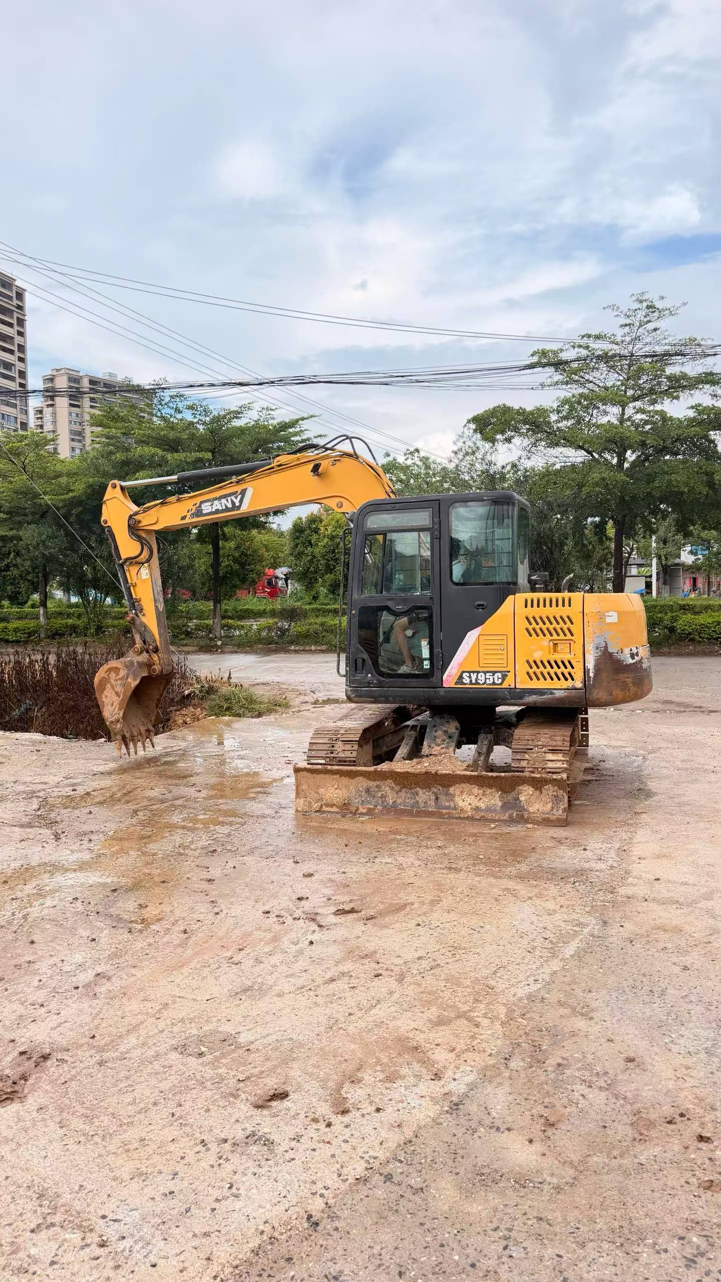 Buy Sany SY75C Used Excavator / 3 Buy Sany SY75C Used Excavator / 3