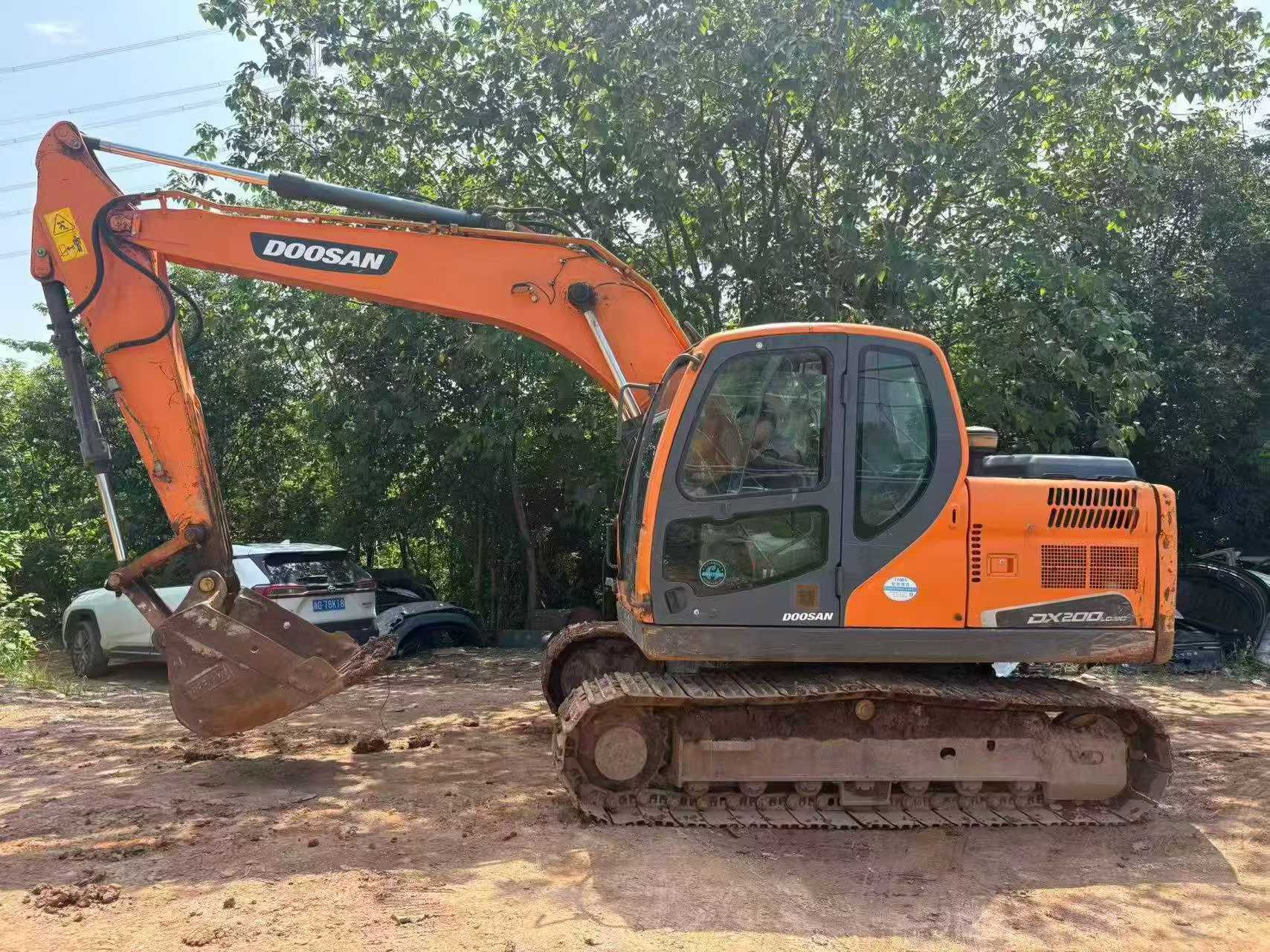 Купить Подержанный Экскаватор Doosan S130W-3 / 2 Купить Подержанный Экскаватор Doosan S130W-3 / 2