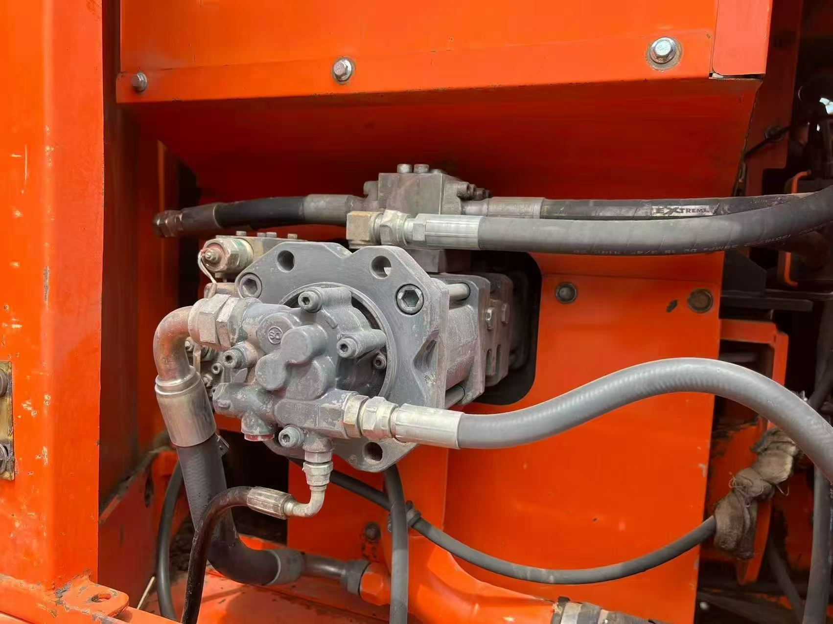Compre Escavadeira Doosan DX15 Usada / 7 Compre Escavadeira Doosan DX15 Usada / 7