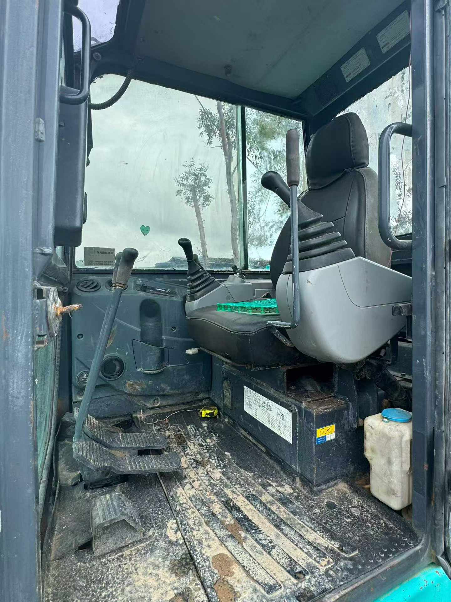 Compre Escavadeira Kobelco SK60 Usada / 8