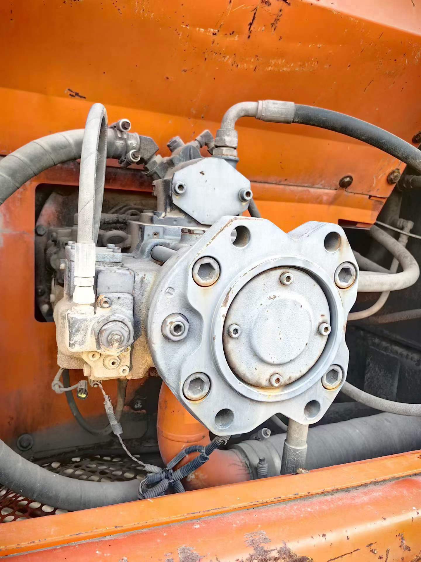Compre Escavadeira Doosan DH225-9 Usada / 5 Compre Escavadeira Doosan DH225-9 Usada / 5