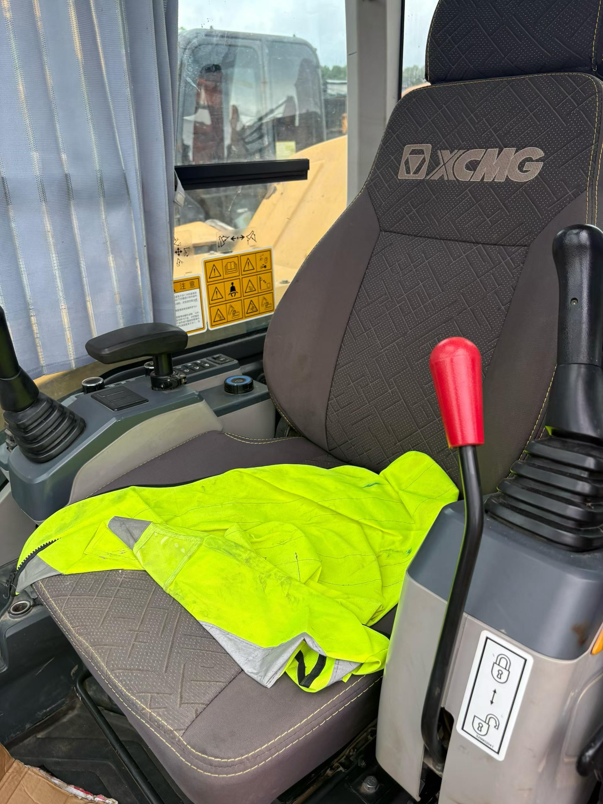 Buy XCMG XE55D Used Excavator / 5