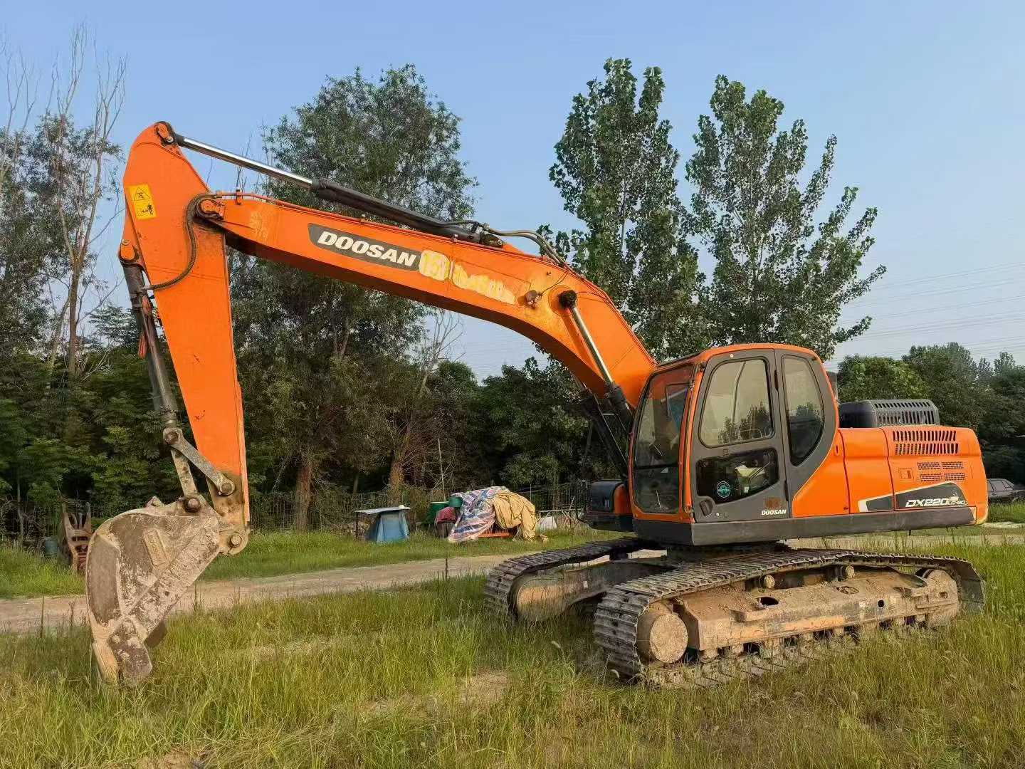 Compre Excavadora Doosan DH220-3 Usada / 3 Compre Excavadora Doosan DH220-3 Usada / 3