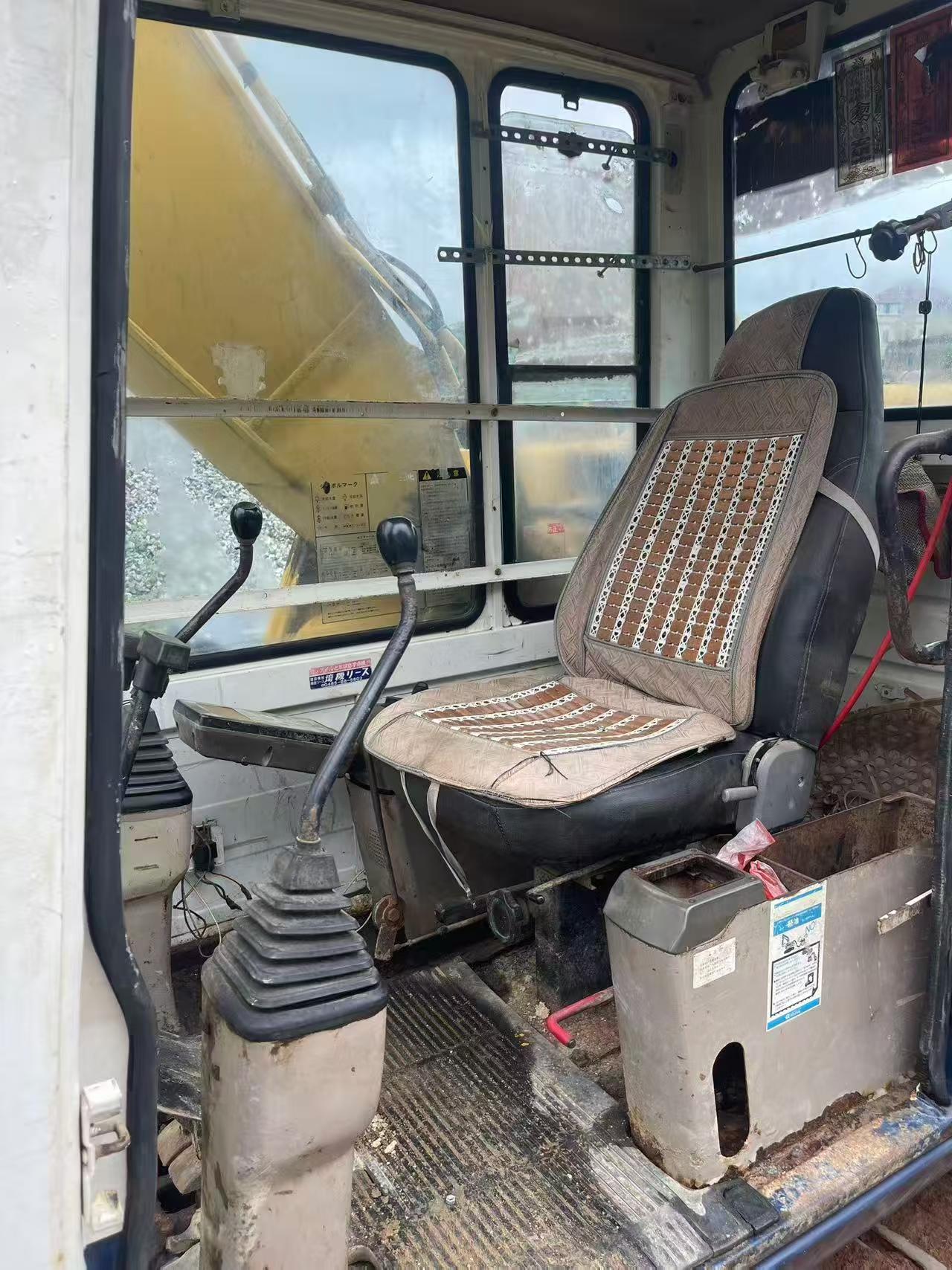 Compre Excavadora Komatsu PC200-5 Usada / 5 Compre Excavadora Komatsu PC200-5 Usada / 5