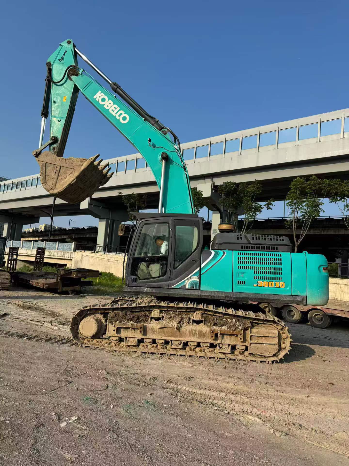 Купить Подержанный Экскаватор Kobelco SK380-8 / 4 Купить Подержанный Экскаватор Kobelco SK380-8 / 4