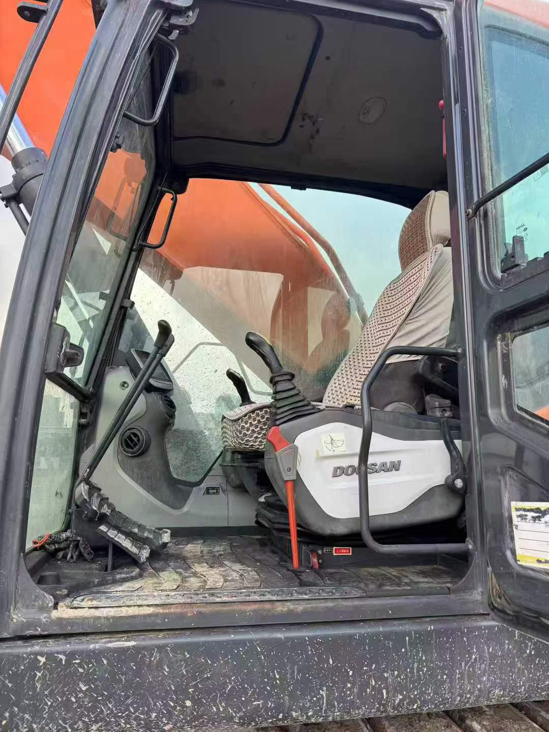 Compre Escavadeira Doosan DH420LC-7 Usada / 5