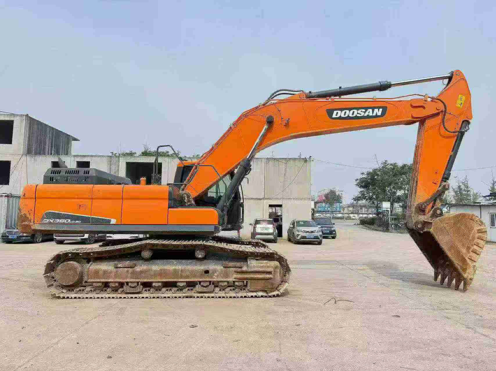 Compre Excavadora Doosan DX380 Usada / 9