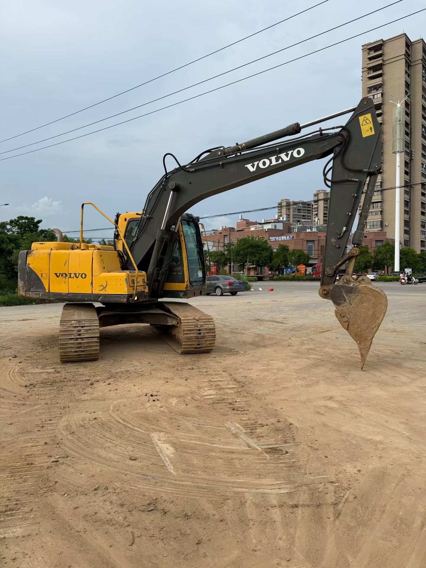 Buy Volvo EC140 Used Excavator / 9