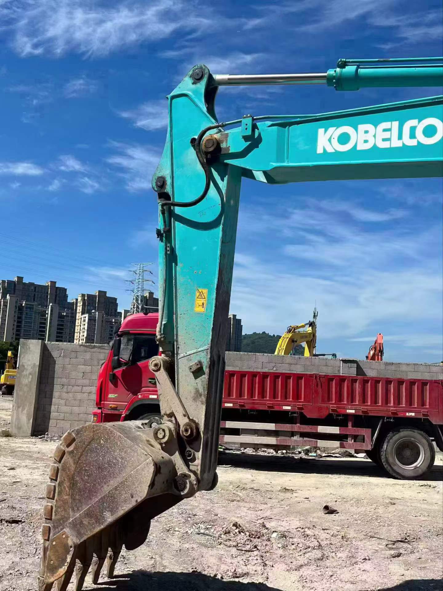 Купить Подержанный Экскаватор Kobelco SK130 / 9