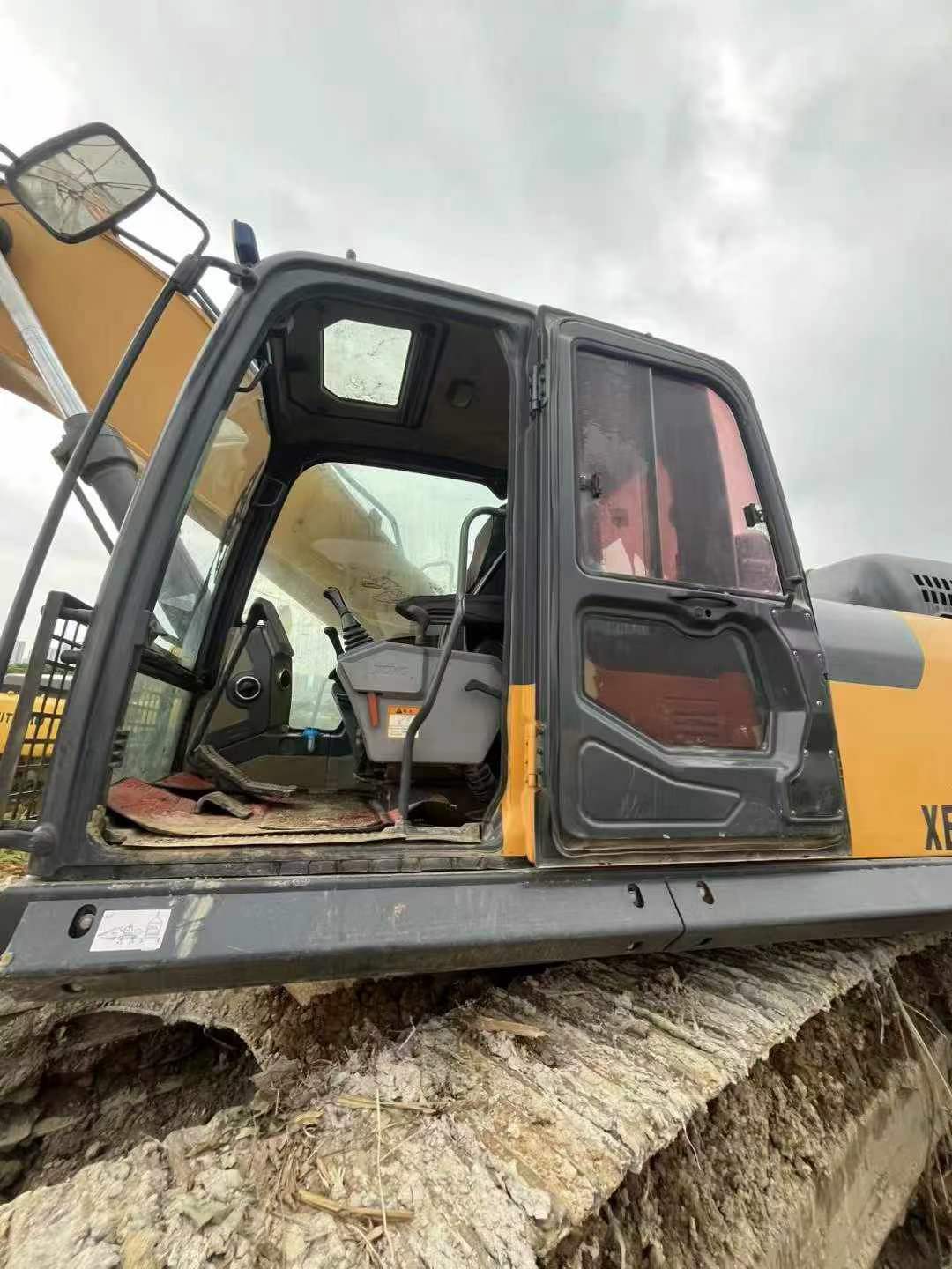 Buy XCMG XE370 Used Excavator / 3