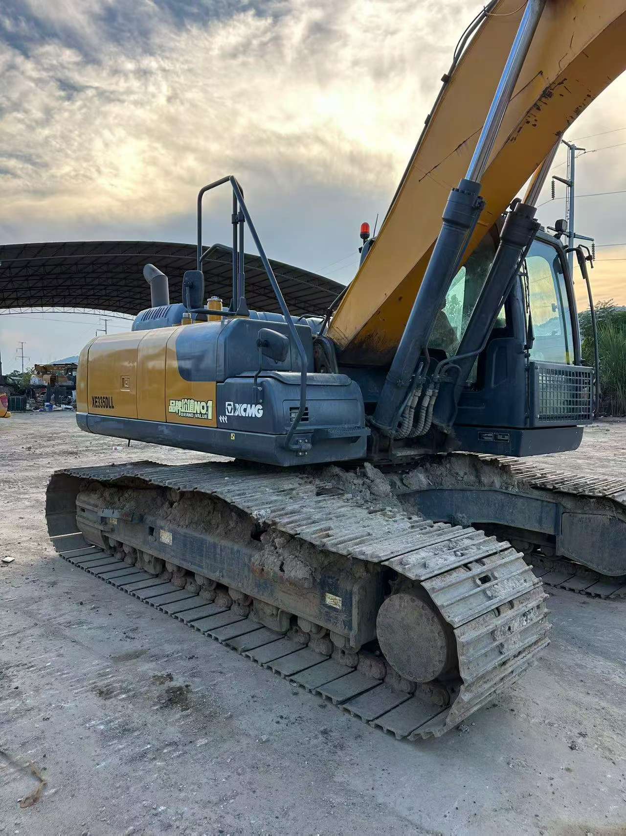 Compre Escavadeira XCMG XE245D Usada / 7