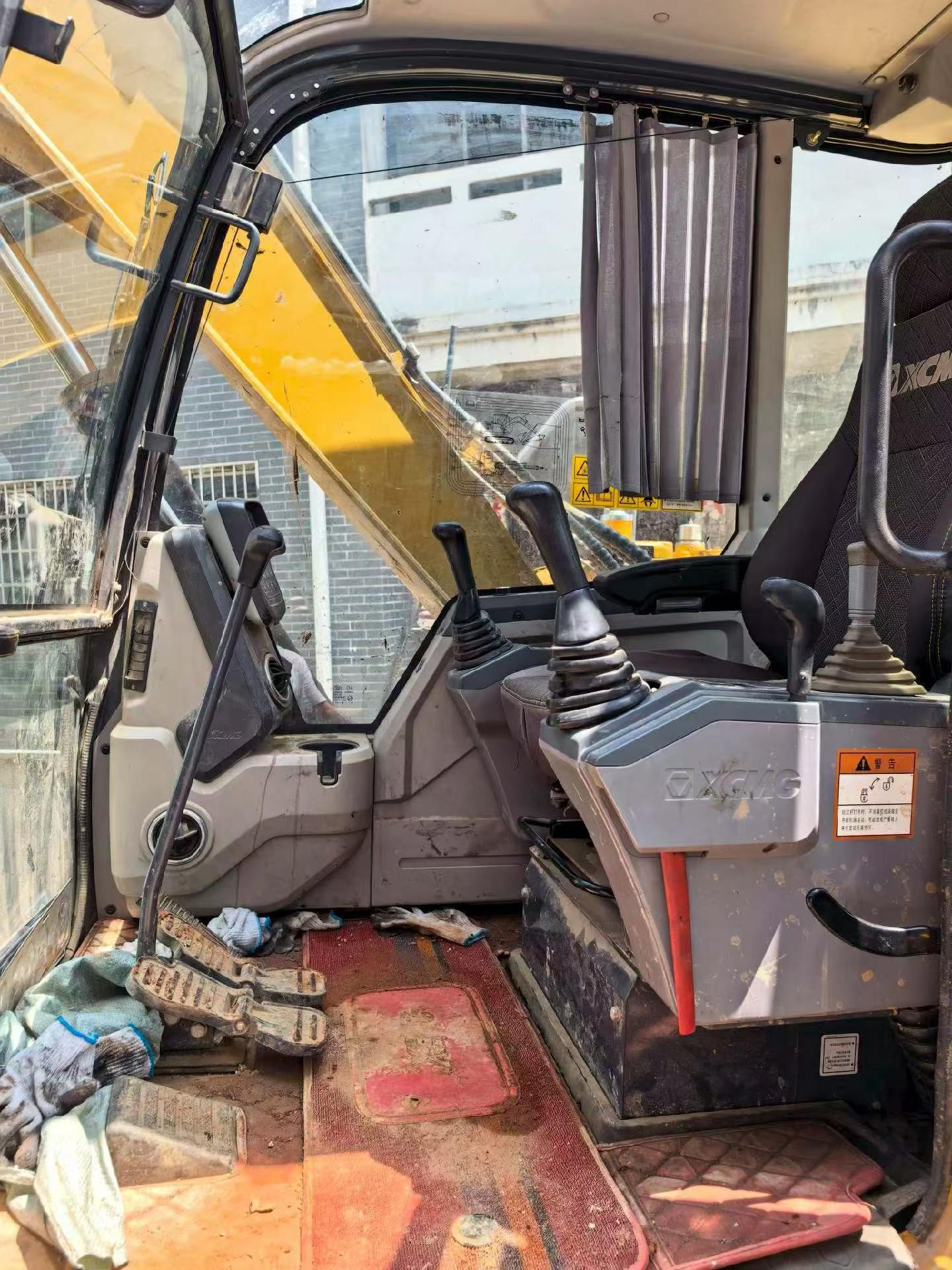 Buy XCMG XE75C Used Excavator / 4