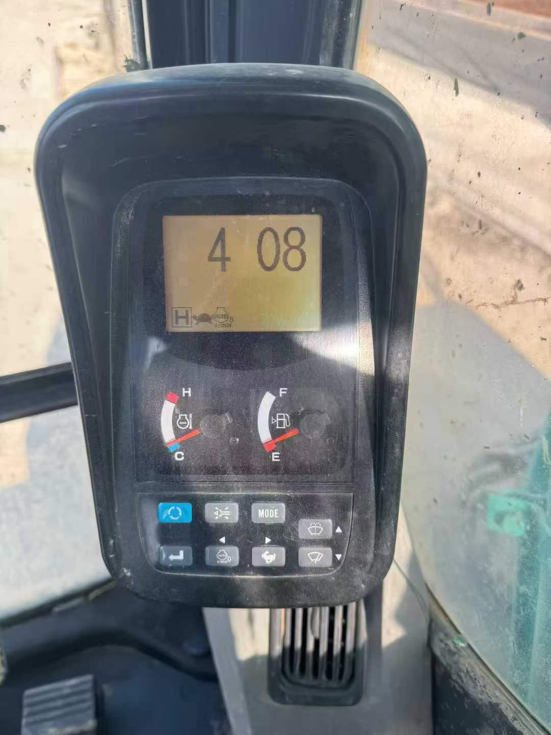 Купить Подержанный Экскаватор Kobelco SK130 / 8
