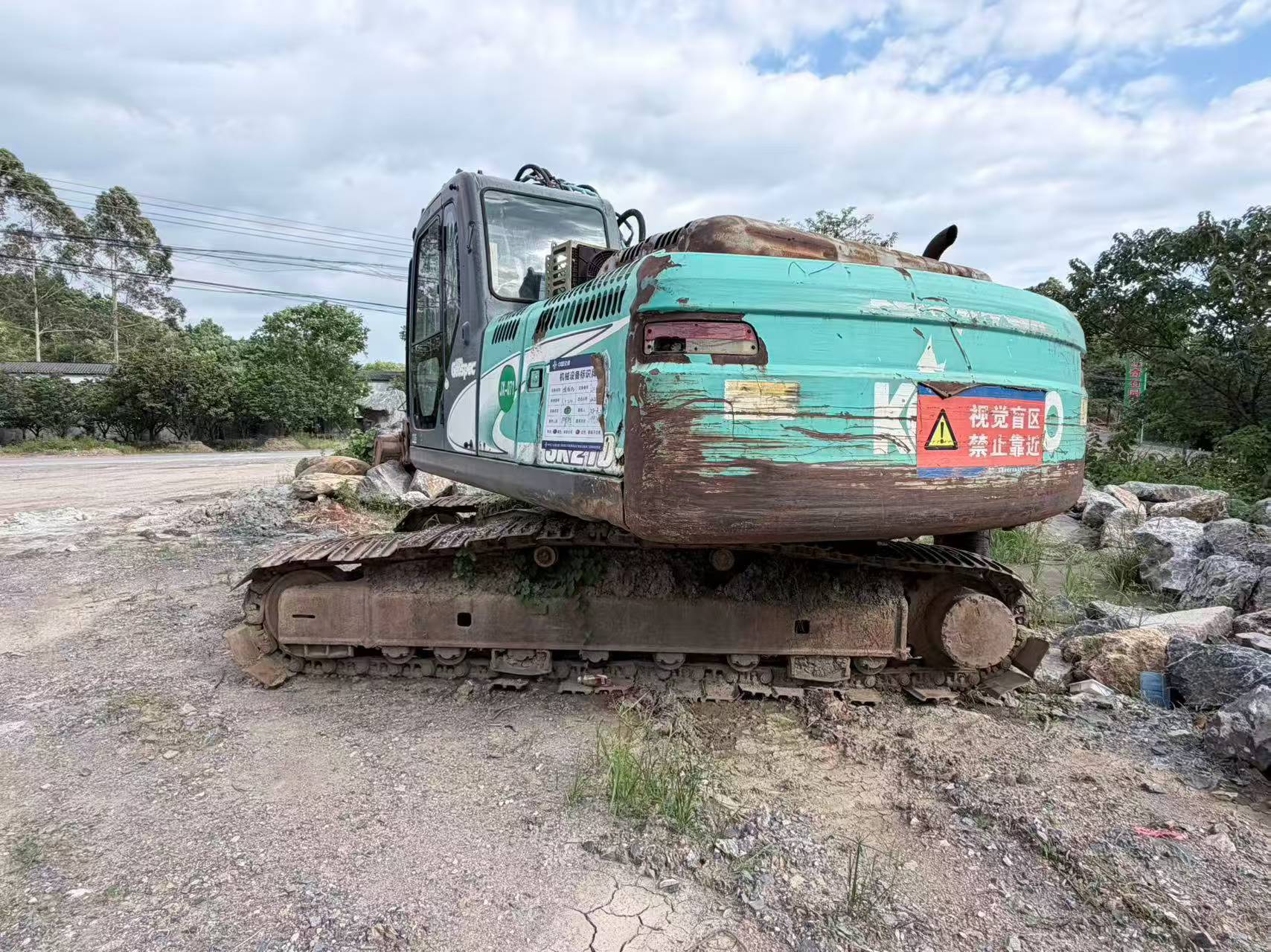 شراء حفارة Kobelco SK210-6 مستعملة / 2