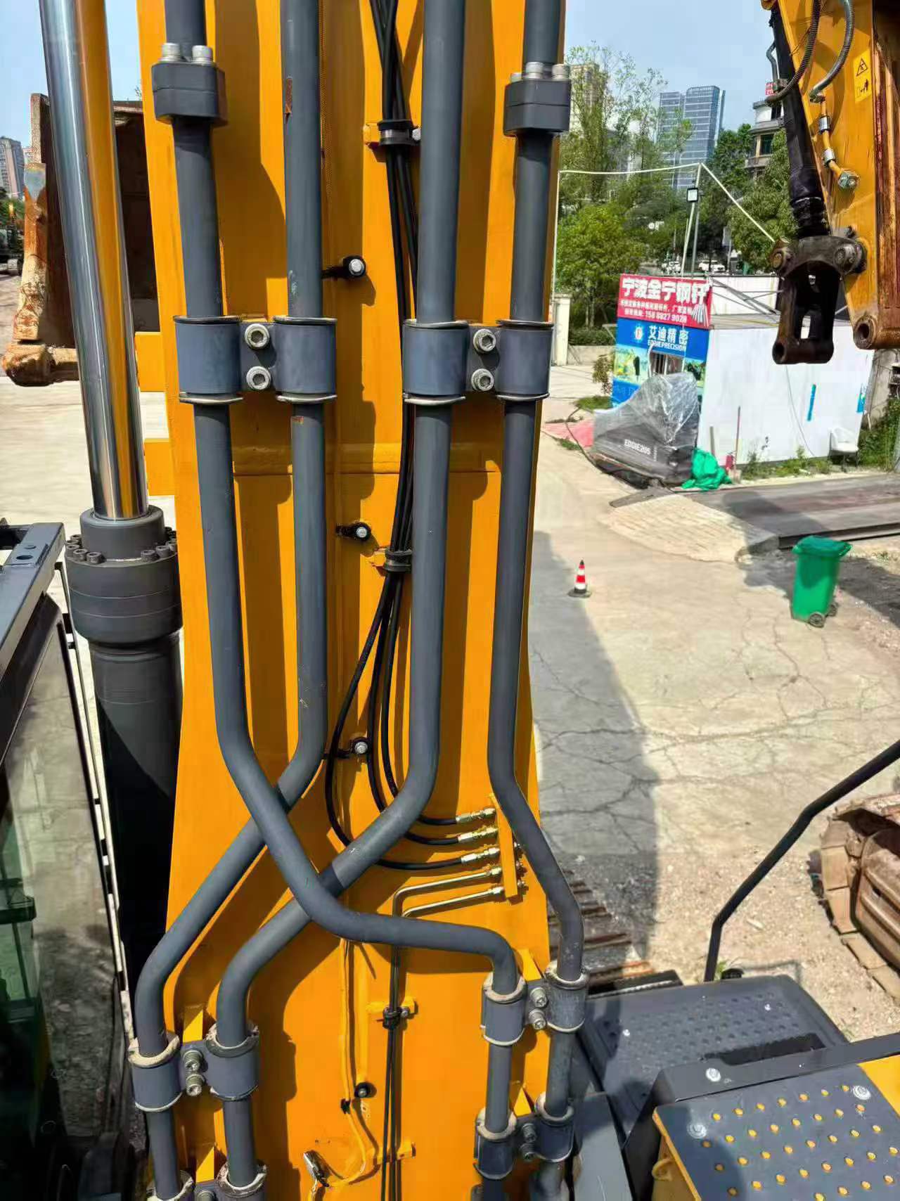 Compre Escavadeira XCMG XE600DK Usada / 8 Compre Escavadeira XCMG XE600DK Usada / 8