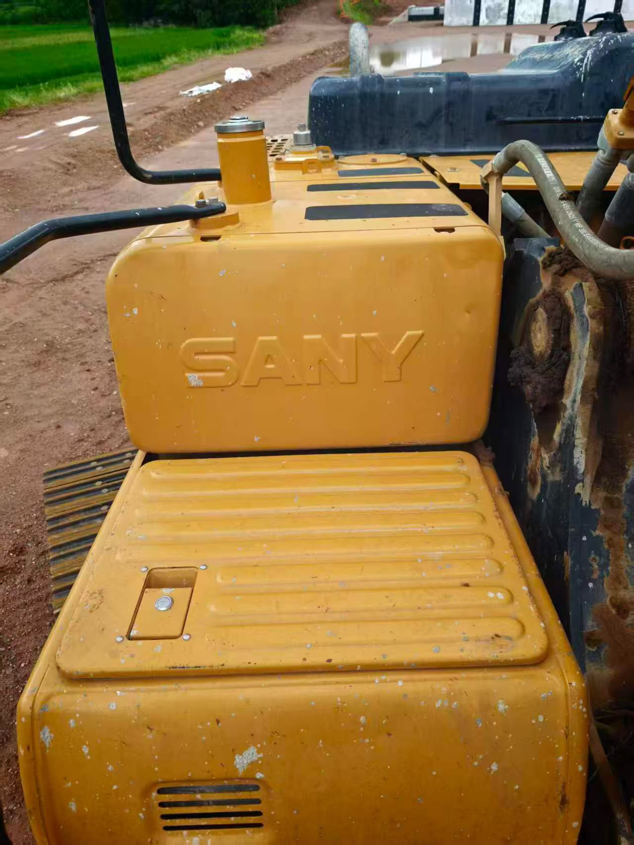 Buy Sany SY215C Used Excavator / 5 Buy Sany SY215C Used Excavator / 5