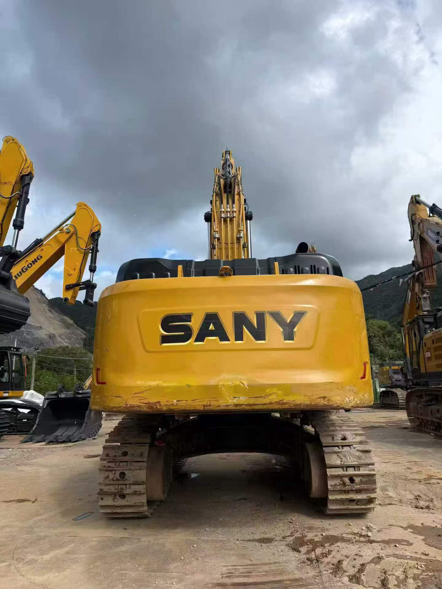 Buy Sany SY650HB Used Excavator / 9