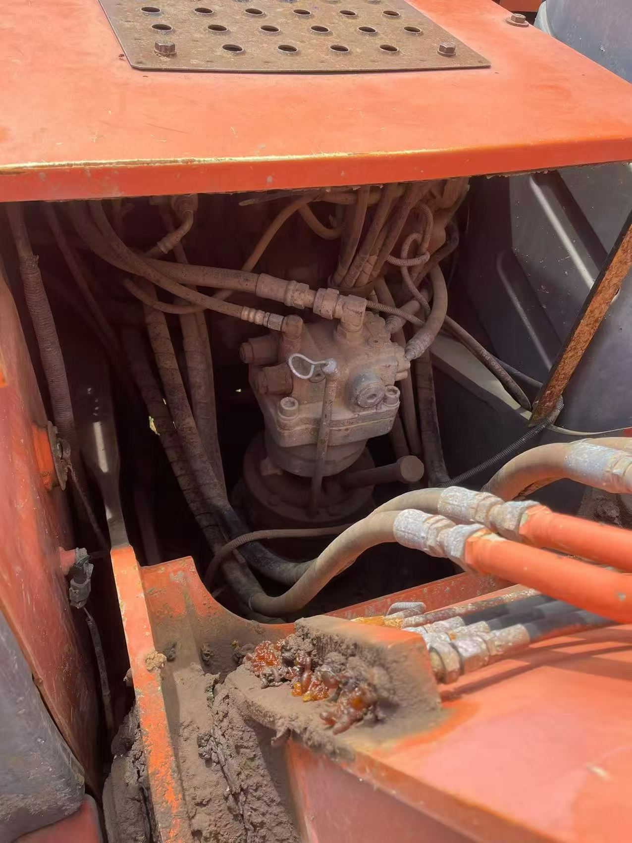 Buy Hitachi EX130H-5 Used Excavator / 6