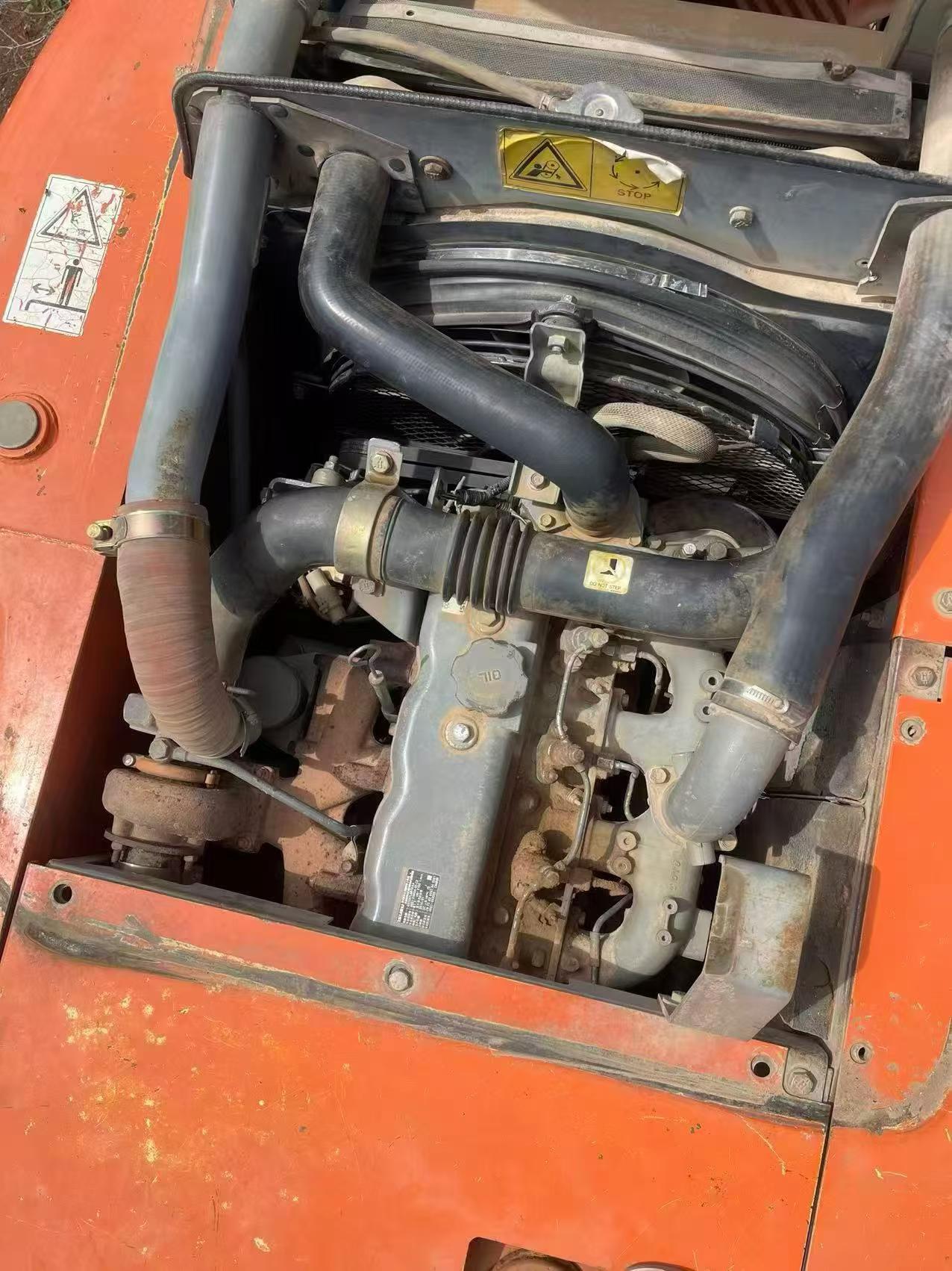 Buy Hitachi EX130H-5 Used Excavator / 5