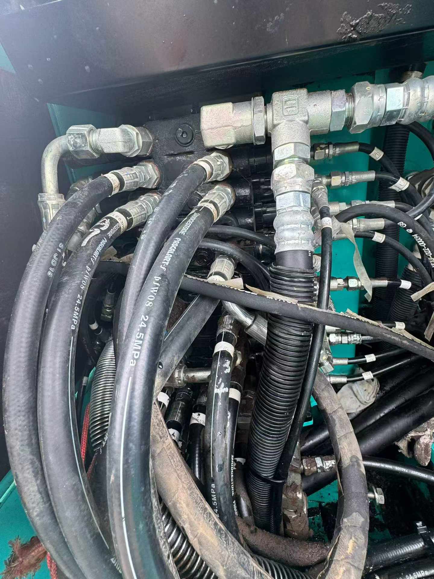 Compre Escavadeira Kobelco SK60 Usada / 7