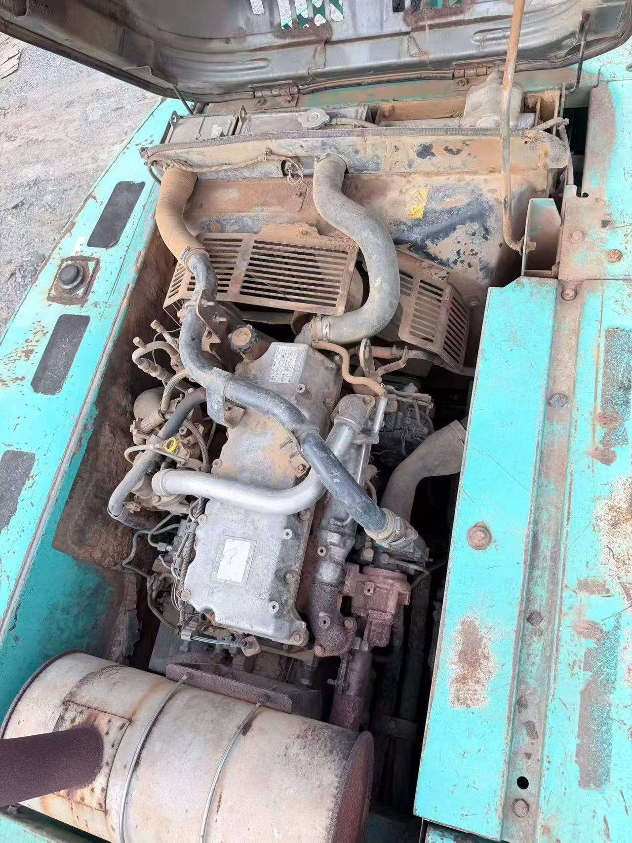 شراء حفارة Kobelco SK210-6 مستعملة / 3