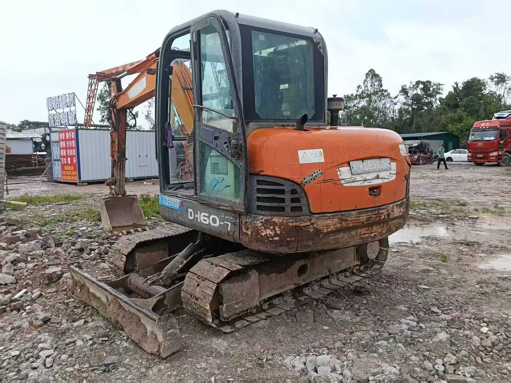 Comprar Doosan DH60-7 Usado Escavadeira