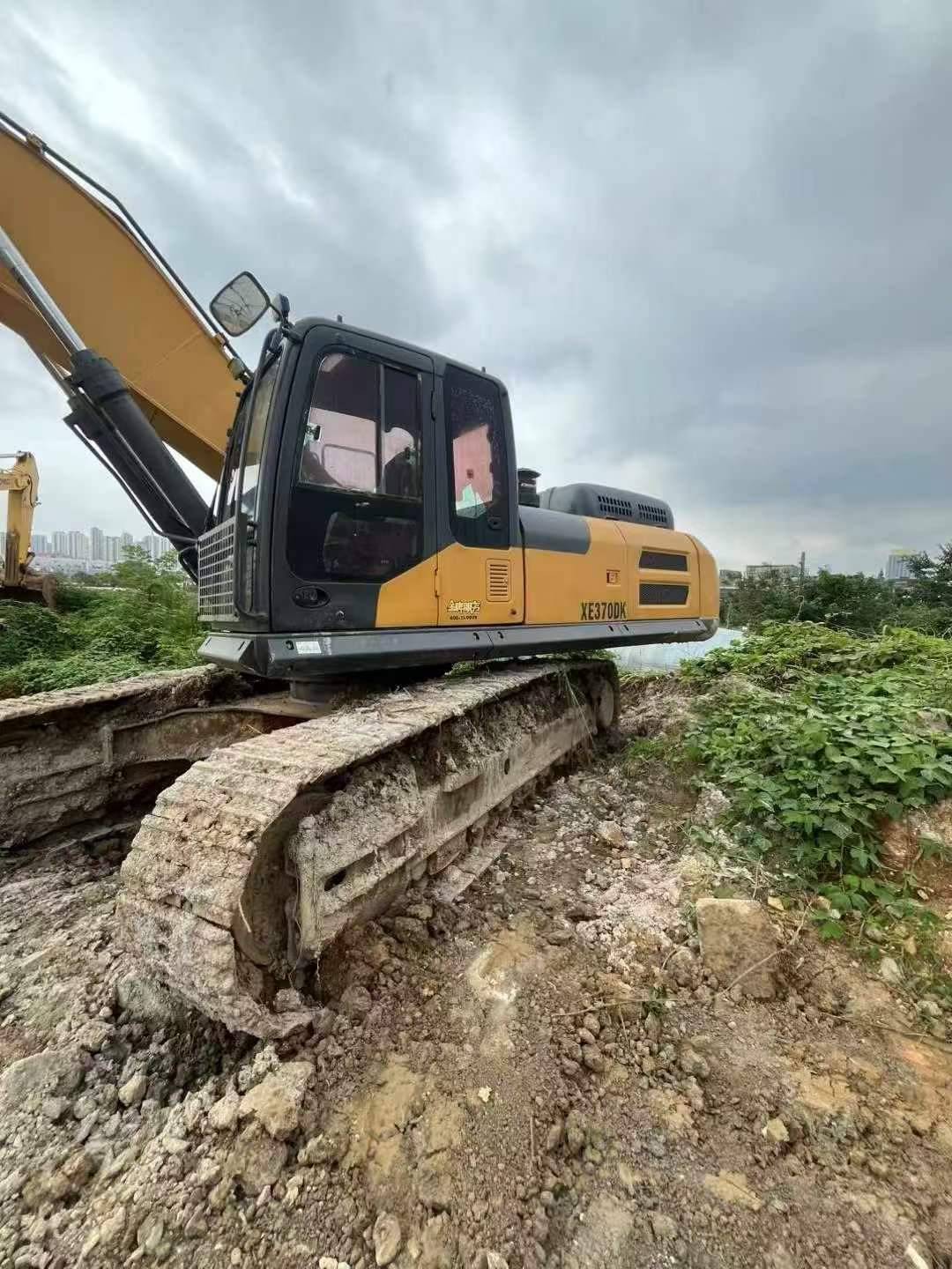 Buy XCMG XE370 Used Excavator