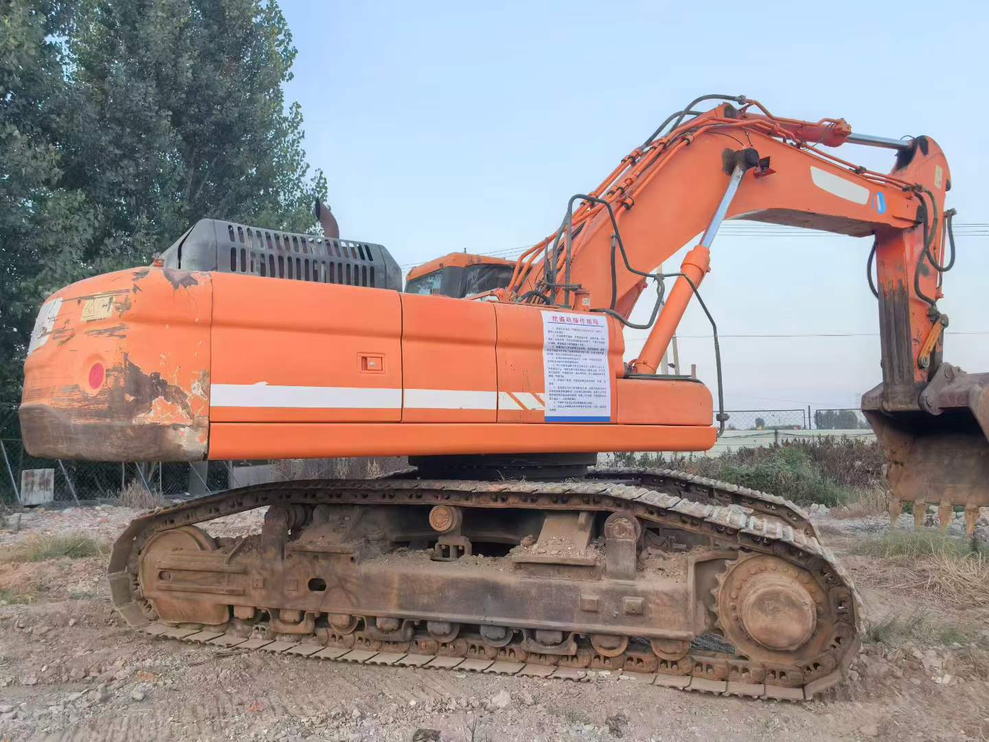 Купить Подержанный Экскаватор Doosan DX520LC / 4 Купить Подержанный Экскаватор Doosan DX520LC / 4