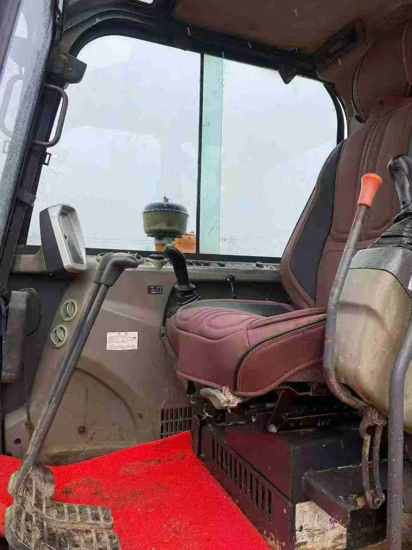 Купить Подержанный Экскаватор Doosan DX55W / 3 Купить Подержанный Экскаватор Doosan DX55W / 3