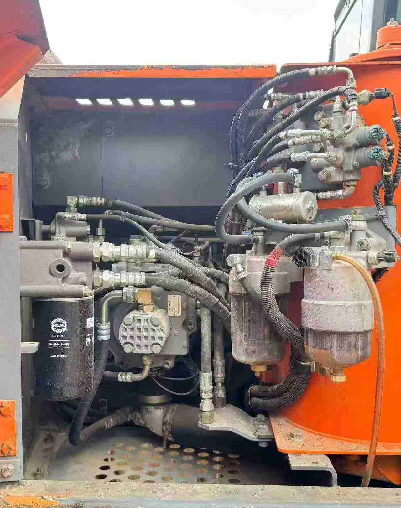 Compre Escavadeira Hitachi EX120-3 Usada / 5 Compre Escavadeira Hitachi EX120-3 Usada / 5
