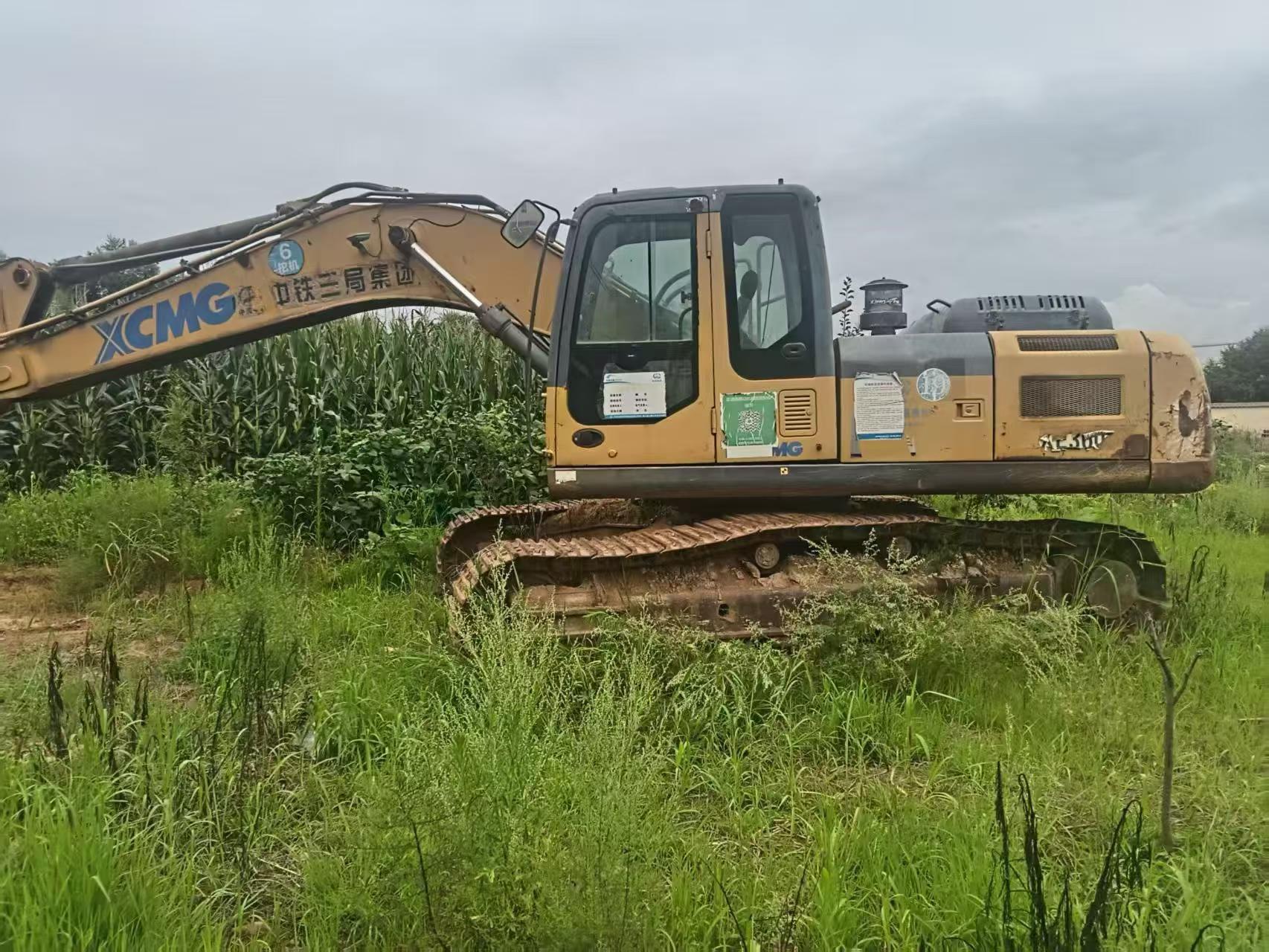 شراء حفارة XCMG XE270DK مستعملة / 3