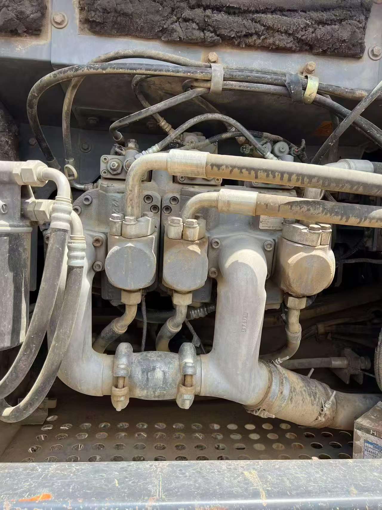 Buy Hitachi ZH200-5B Used Excavator / 4