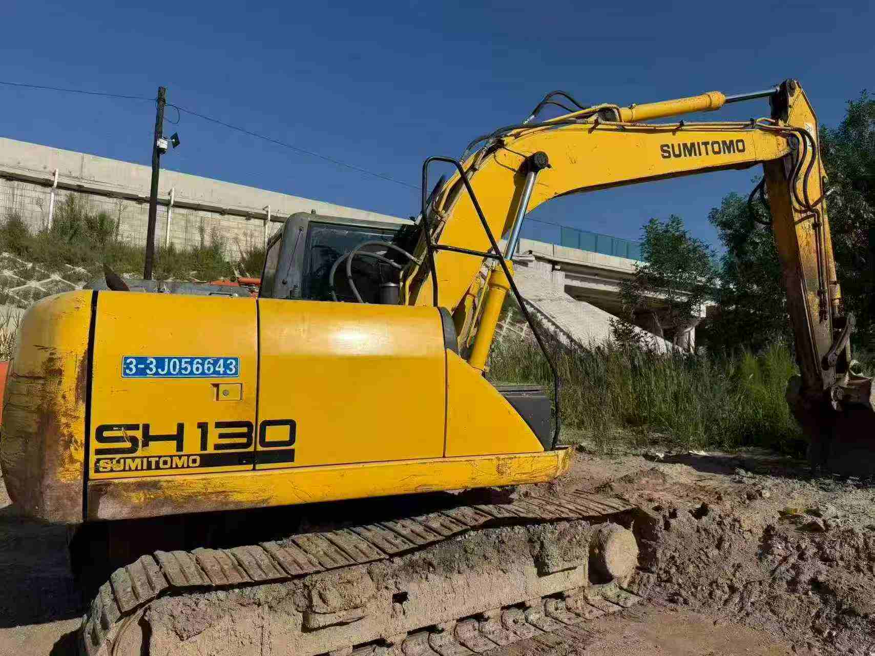 Compre Excavadora Sumitomo SH130-5 Usada / 2 Compre Excavadora Sumitomo SH130-5 Usada / 2