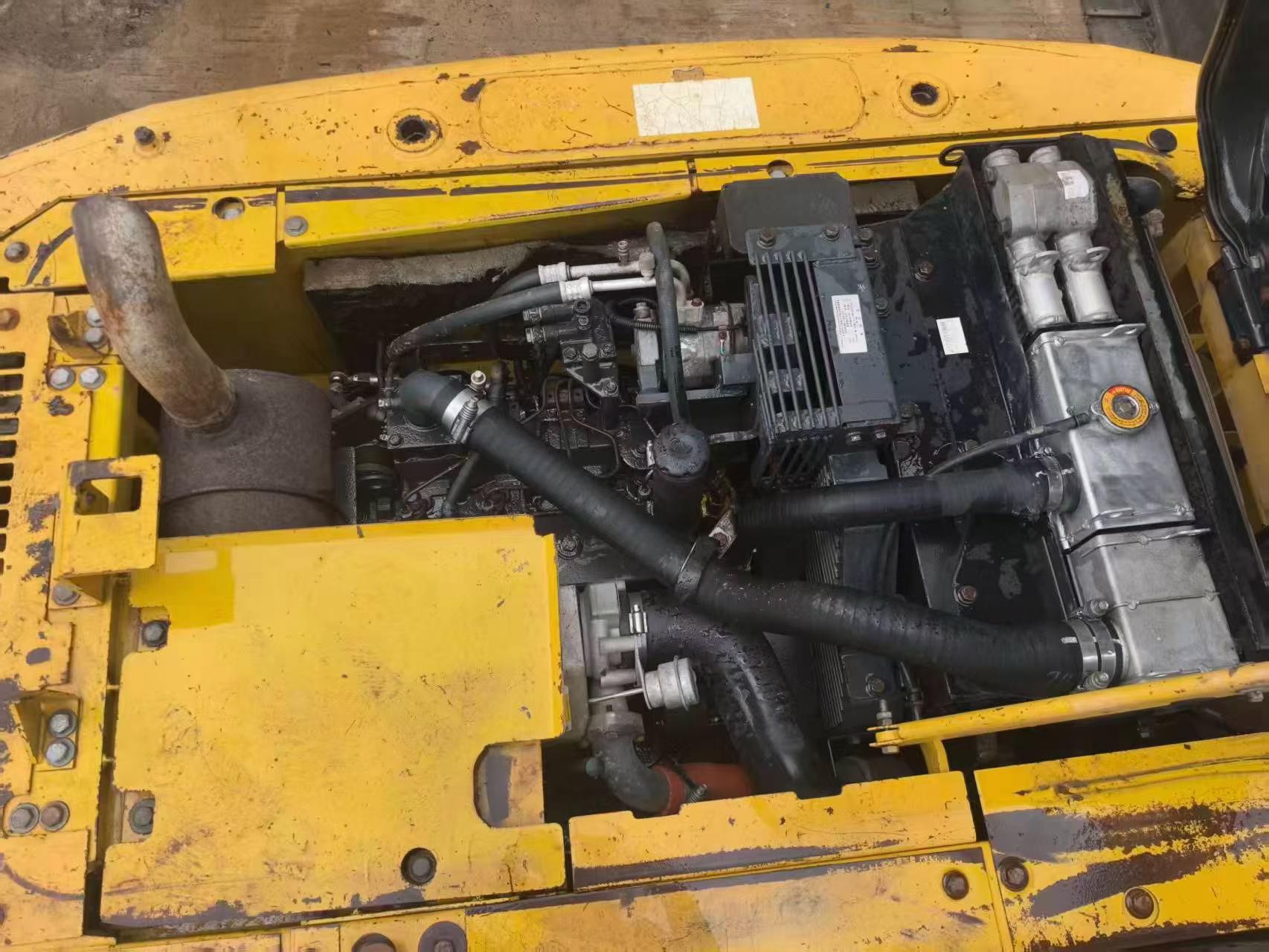 Compre Escavadeira Komatsu PC130-7 Usada / 7