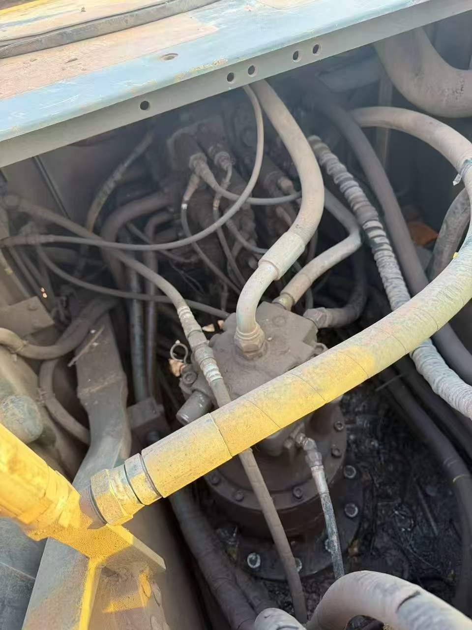 شراء حفارة Case CX210 مستعملة / 3
