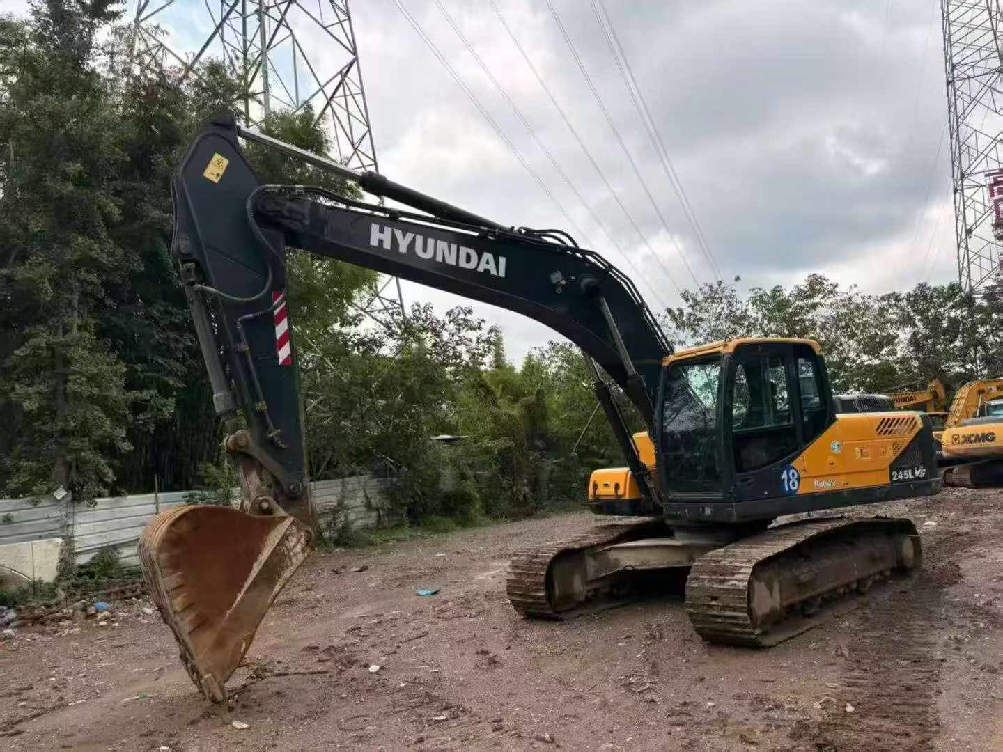 شراء حفارة Hyundai R225-7 مستعملة / 6