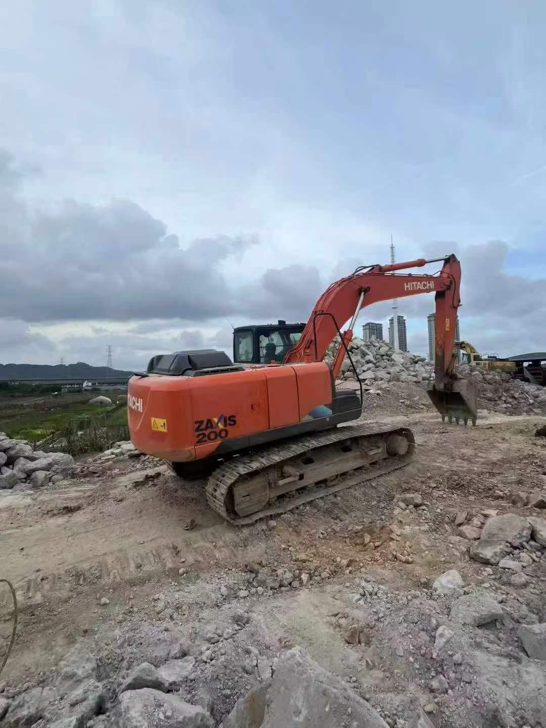 Buy Hitachi ZH200-5A Used Excavator / 6