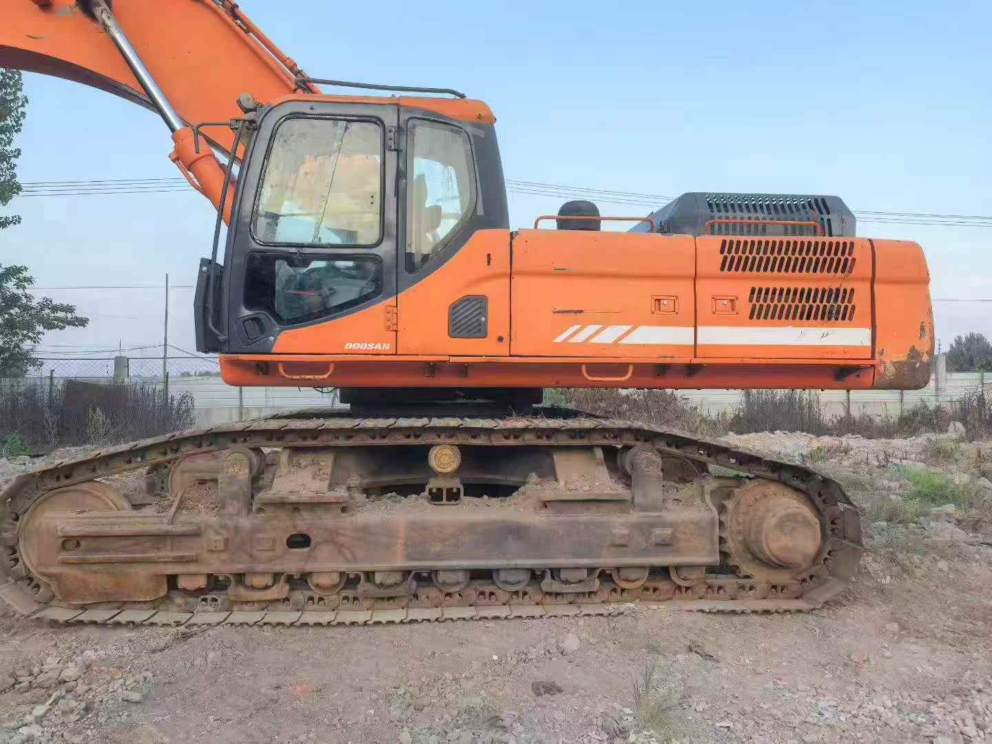 Купить Подержанный Экскаватор Doosan DX520LC / 2 Купить Подержанный Экскаватор Doosan DX520LC / 2