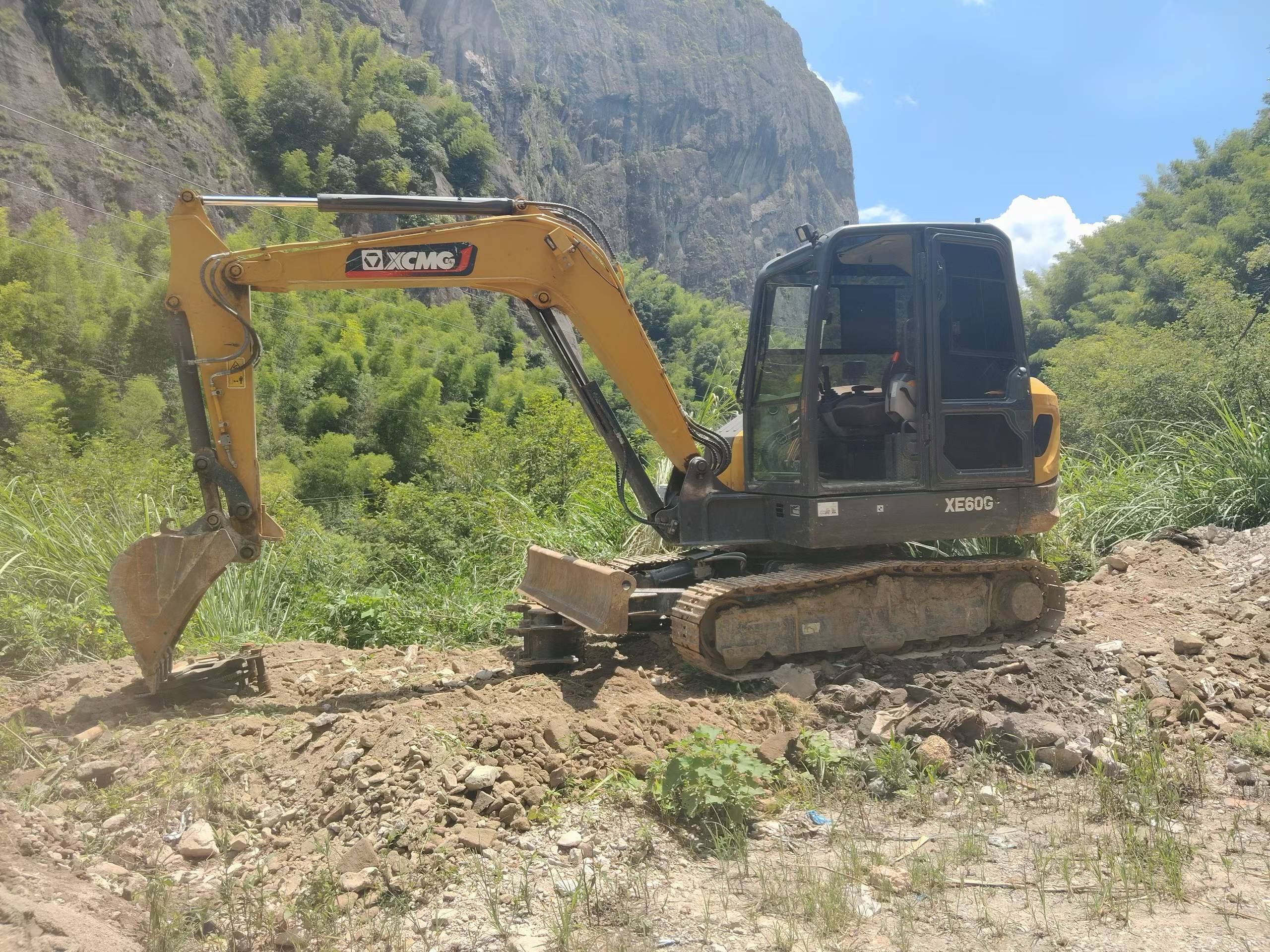 Buy XCMG XE60 Used Excavator / 3 Buy XCMG XE60 Used Excavator / 3