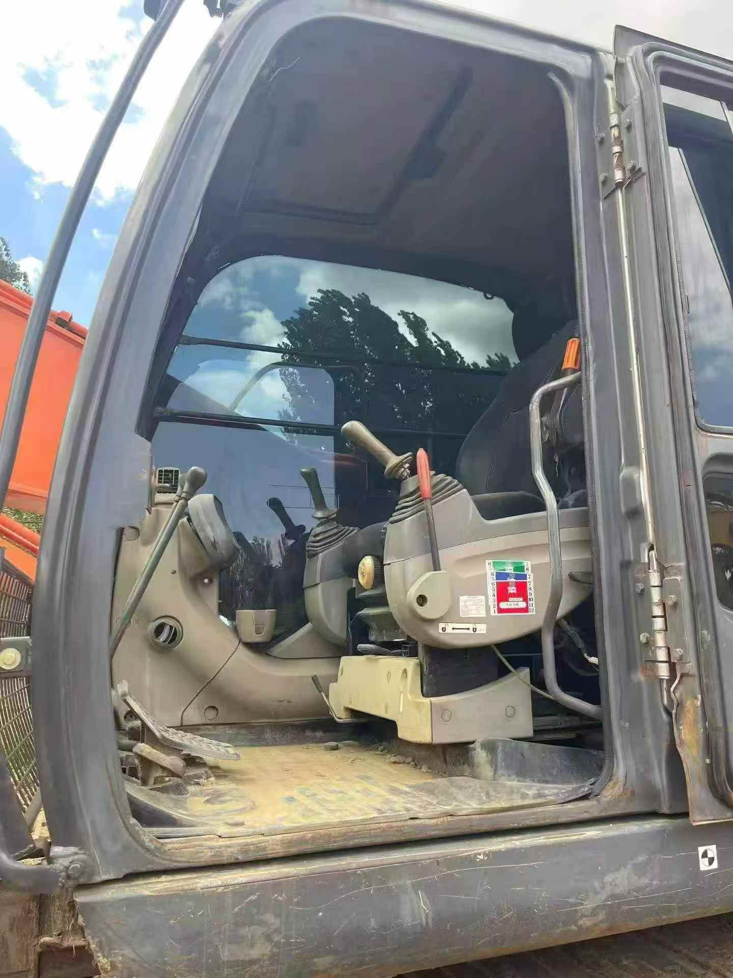 Buy Hitachi EX210 Used Excavator / 5 Buy Hitachi EX210 Used Excavator / 5