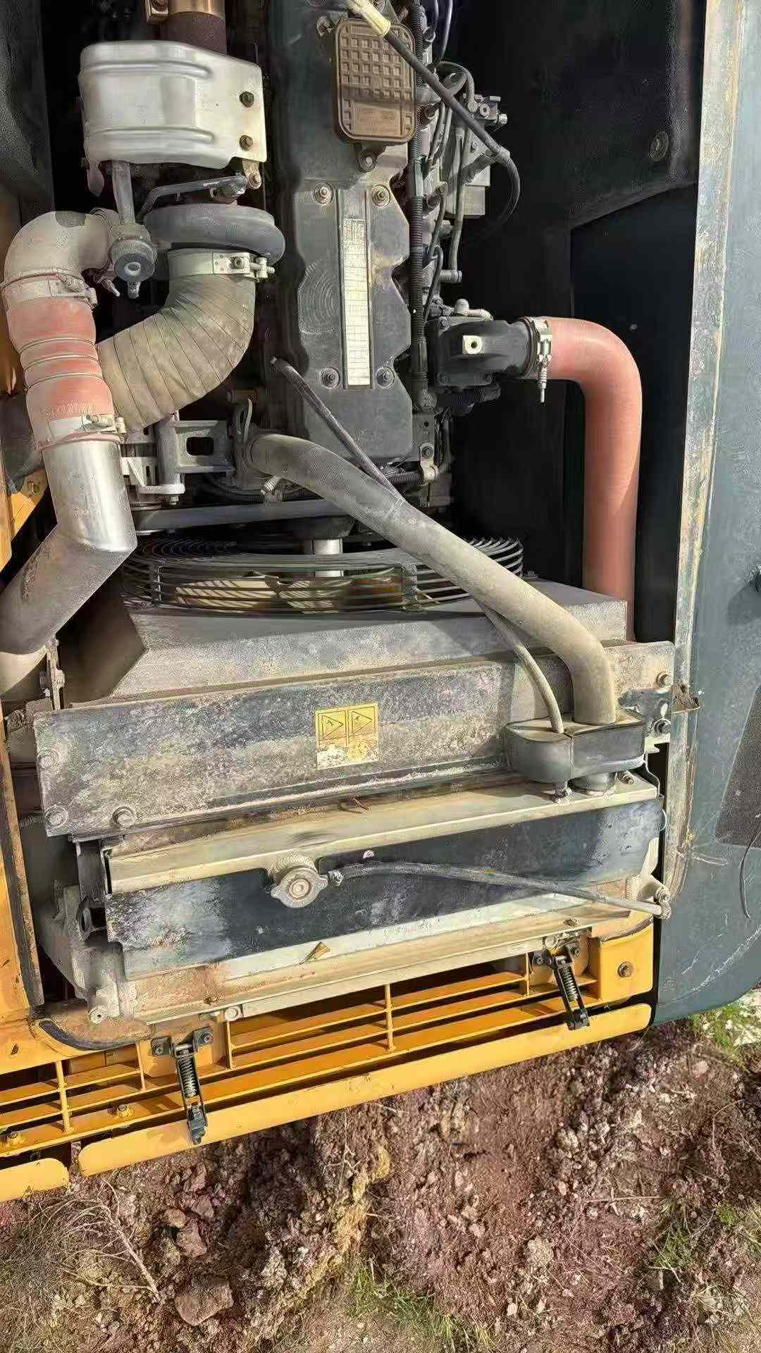شراء حفارة Hyundai R215-7 مستعملة / 2