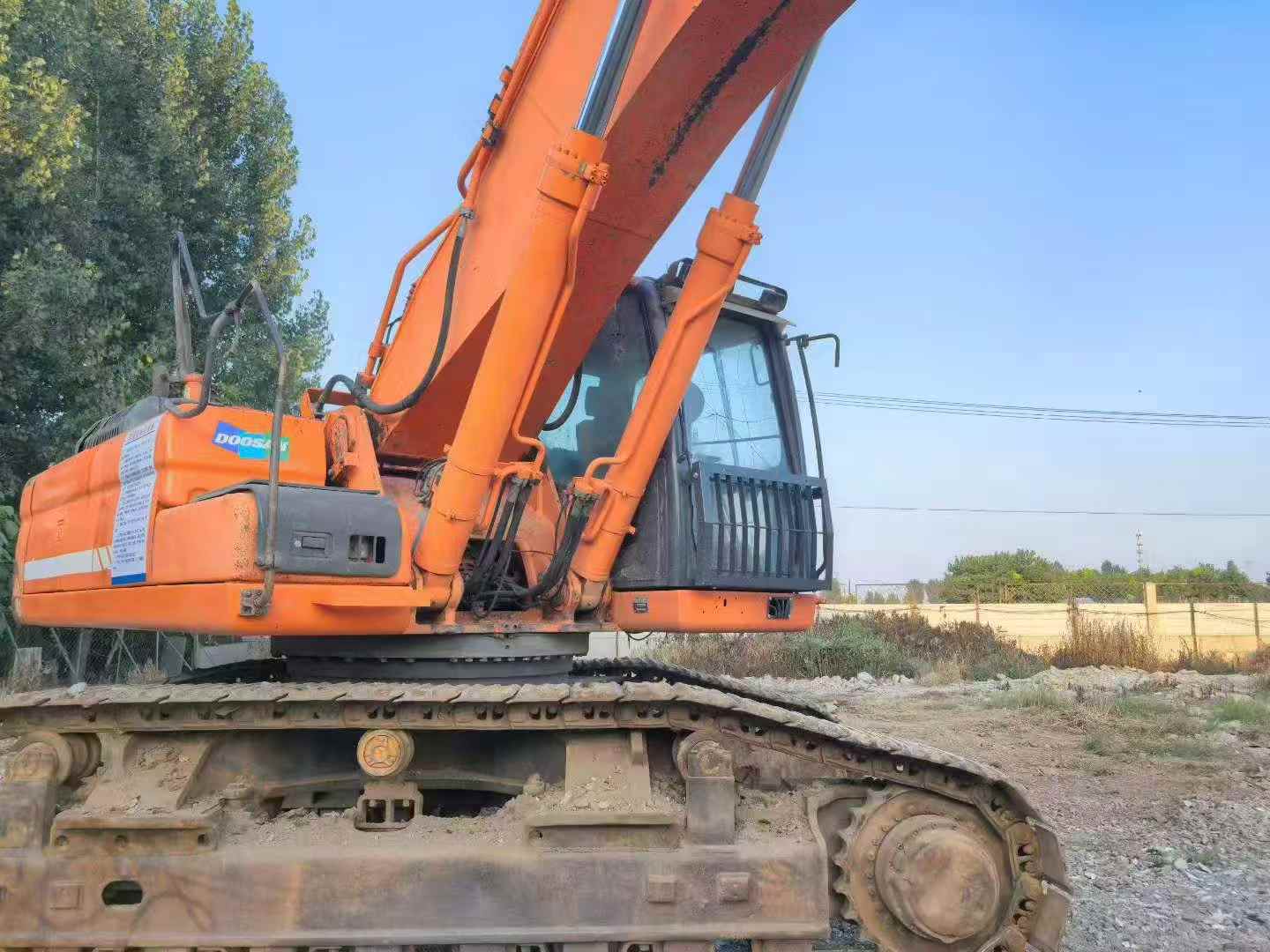 Купить Подержанный Экскаватор Doosan DX520LC / 5 Купить Подержанный Экскаватор Doosan DX520LC / 5