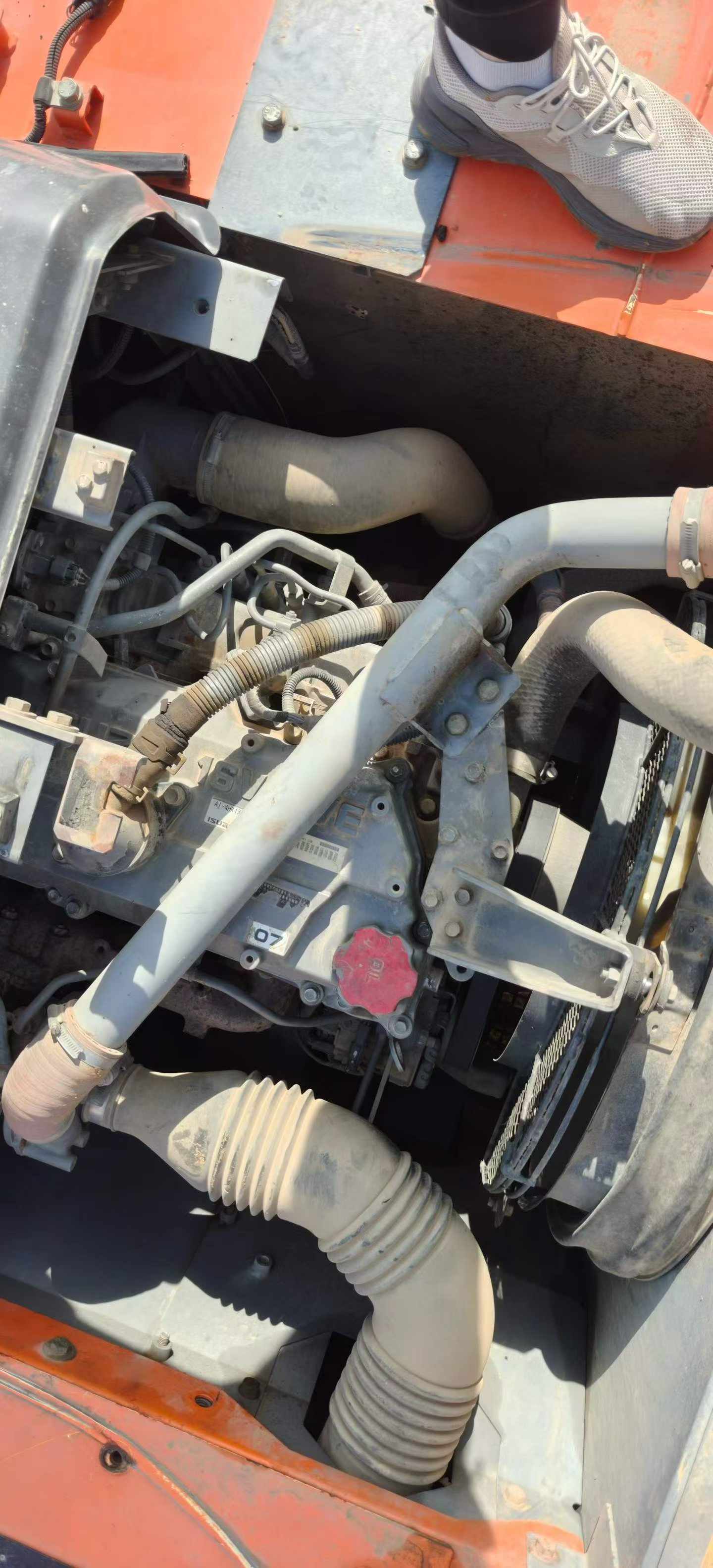 Buy Hitachi ZH200-5B Used Excavator / 3