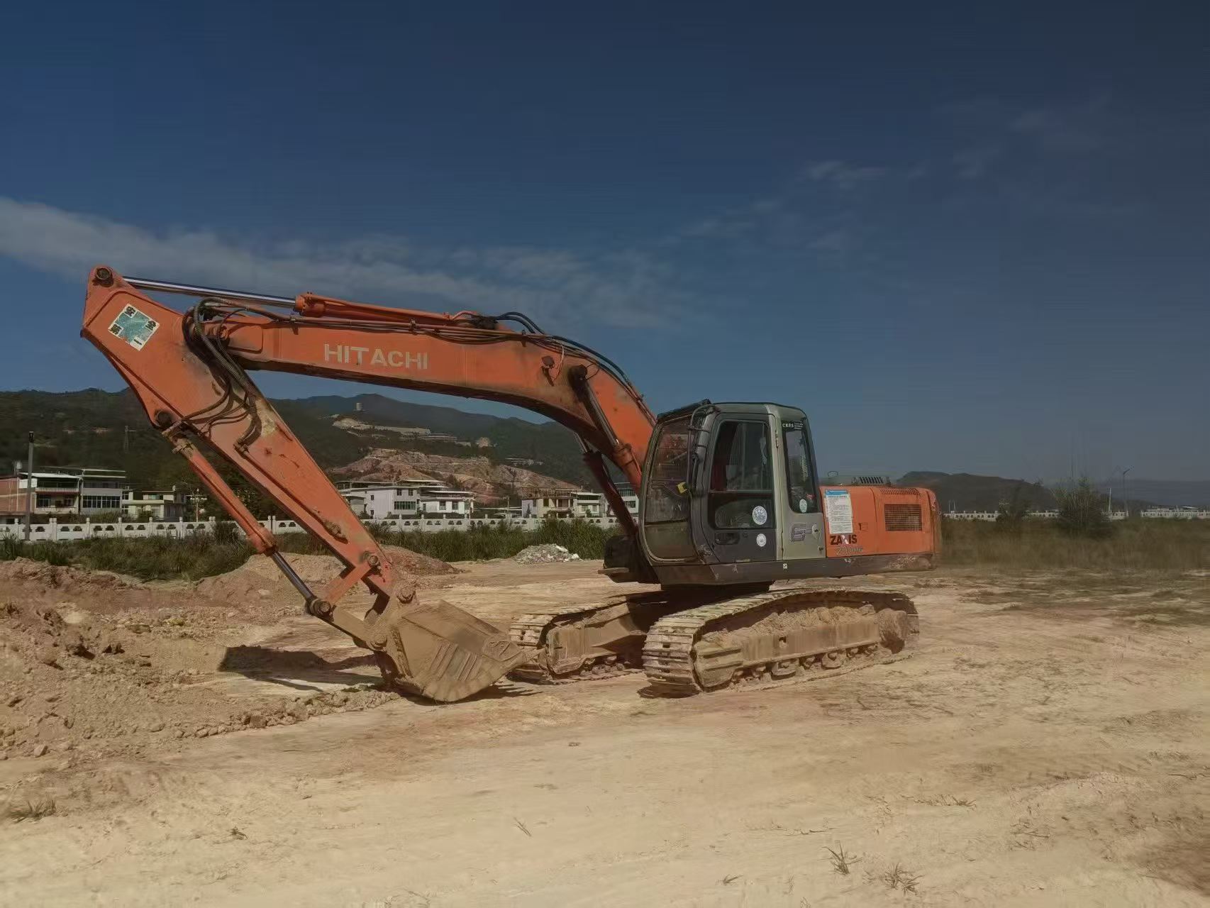 Buy Hitachi ZX200-3G Used Excavator