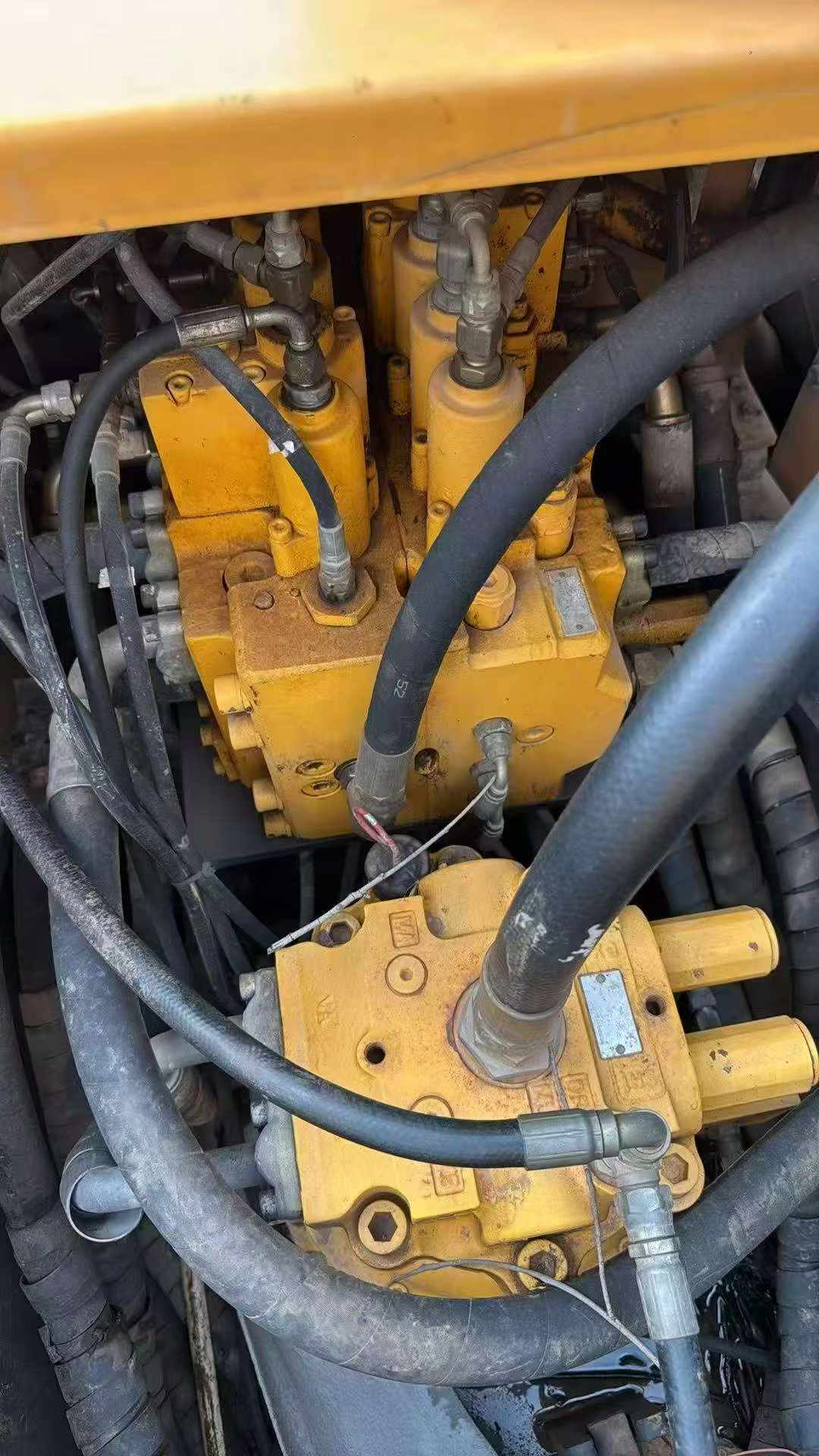 شراء حفارة Hyundai R215-7 مستعملة / 4