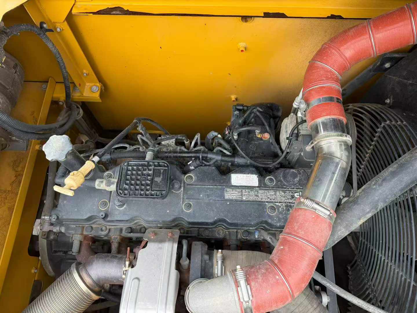 Compre Escavadeira XCMG XE215GA Usada / 5
