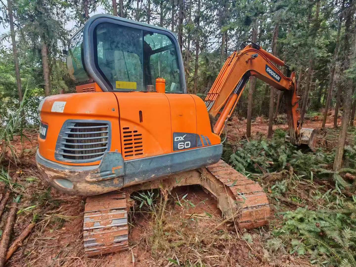 Compre Escavadeira Doosan DH60 Usada / 3 Compre Escavadeira Doosan DH60 Usada / 3