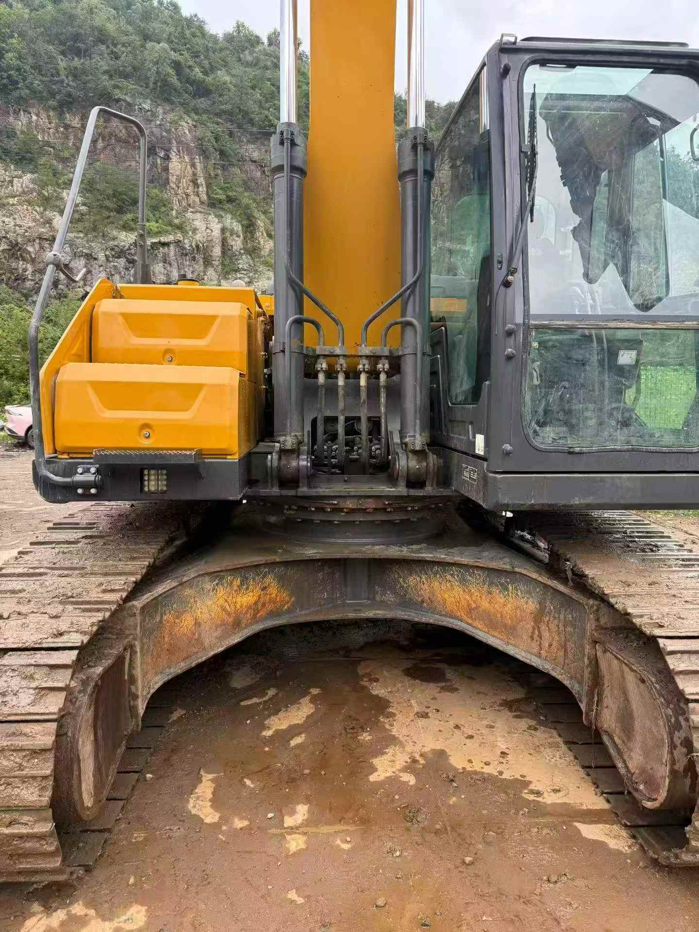 Buy XCMG XE215GA Used Excavator / 2