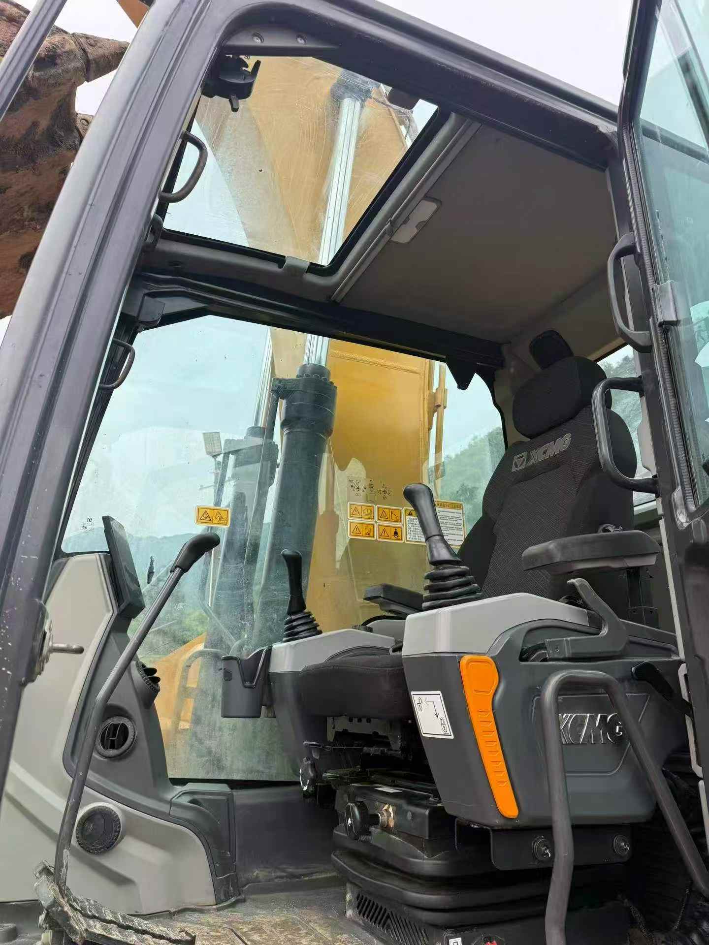 Buy XCMG XE215GA Used Excavator / 6