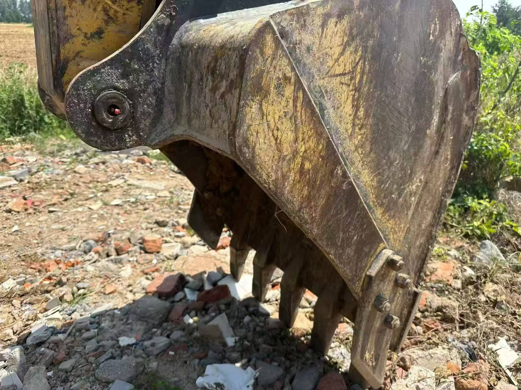 شراء حفارة XCMG XE75C مستعملة / 6